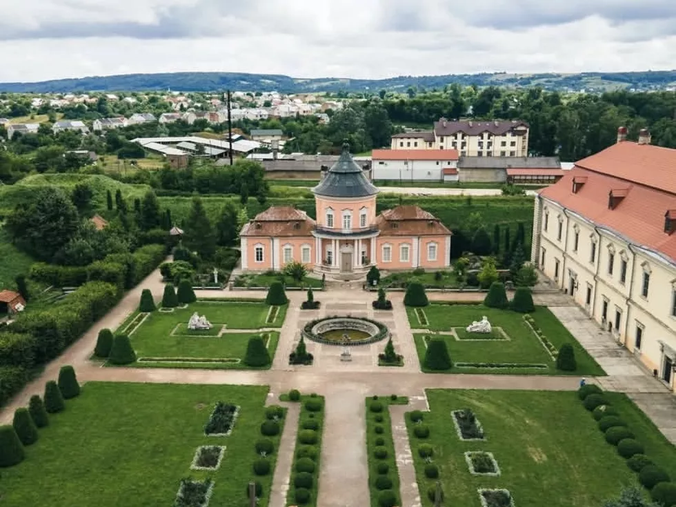 travel program image