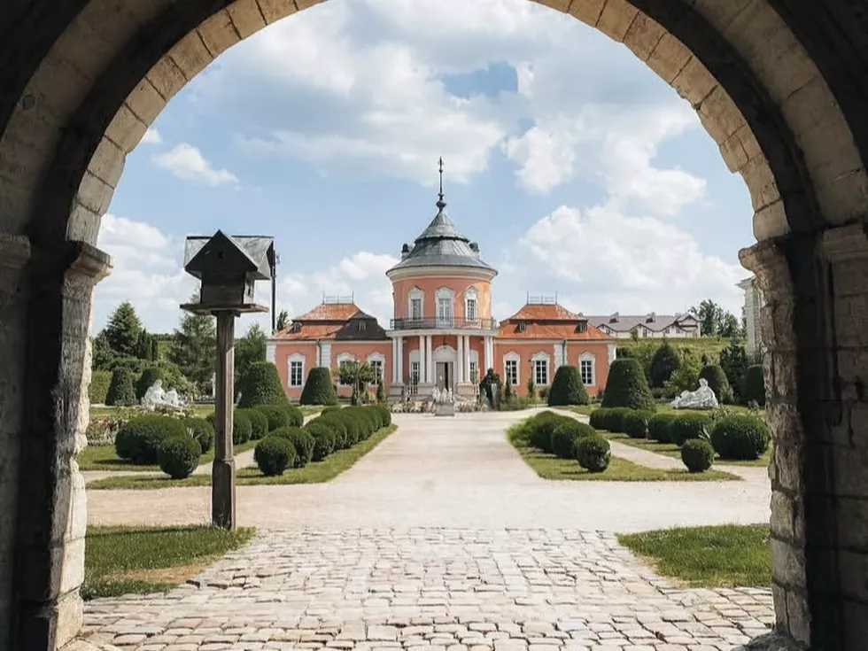 travel program image
