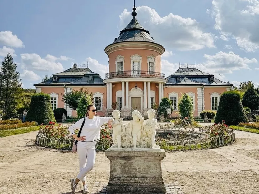 travel program image