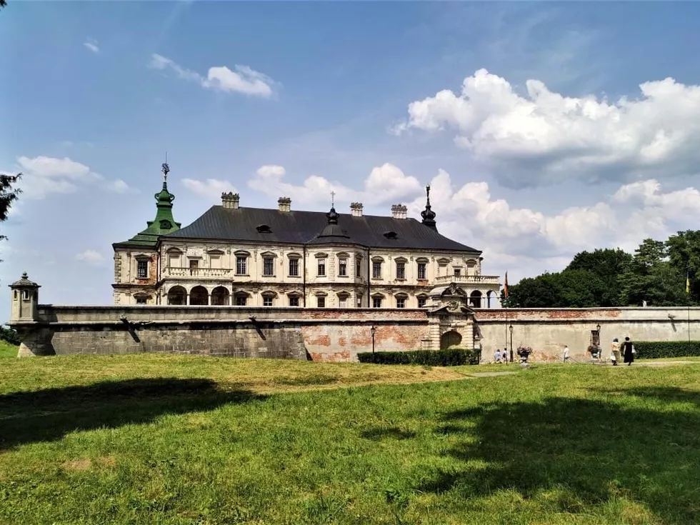 travel program image