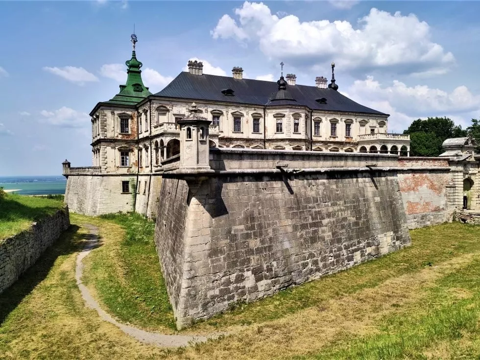 travel program image