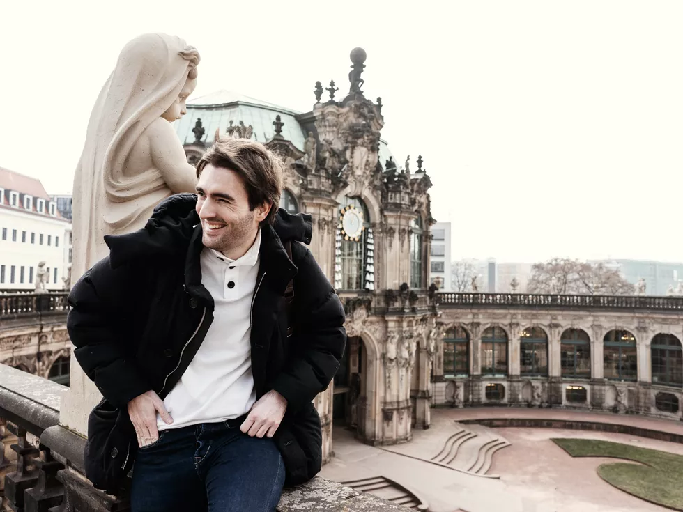 travel program image