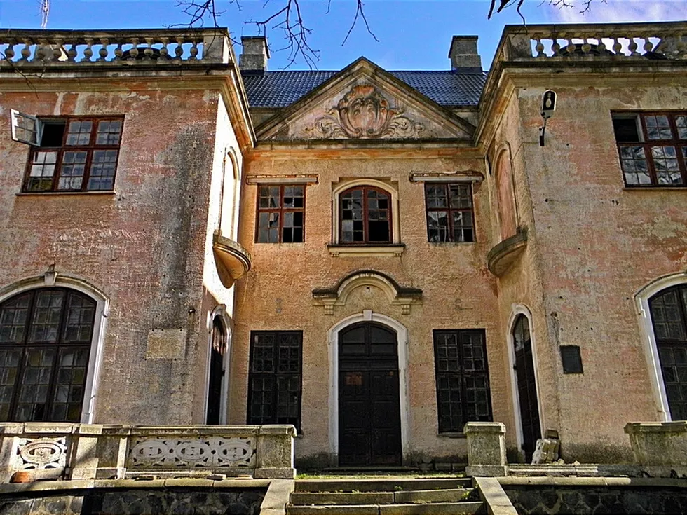 travel program image