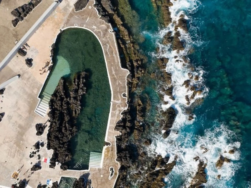 travel program image
