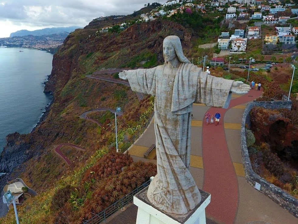 travel program image