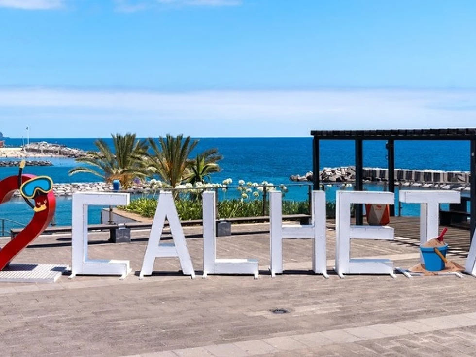 travel program image