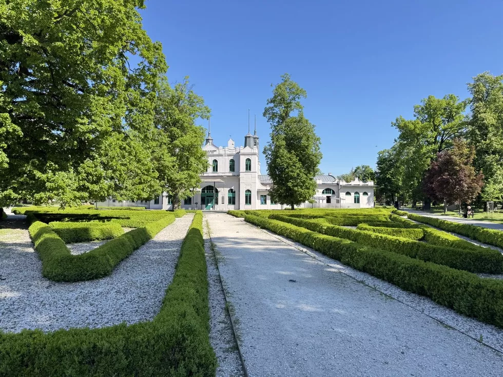 travel program image