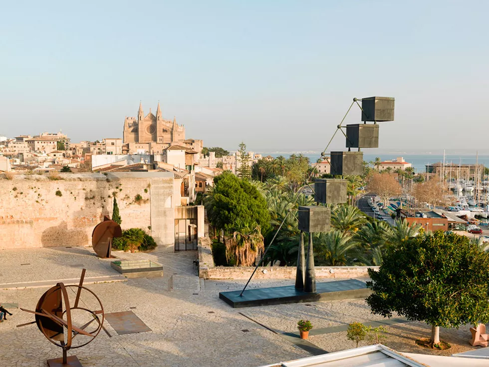 travel program image