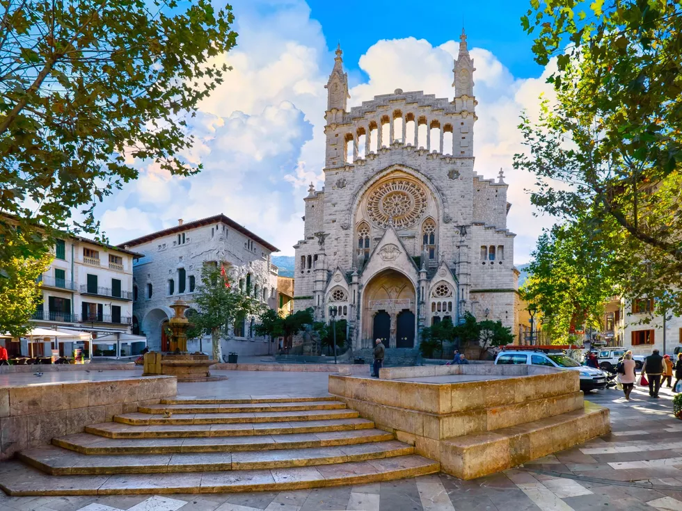 travel program image