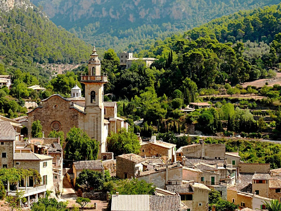 travel program image