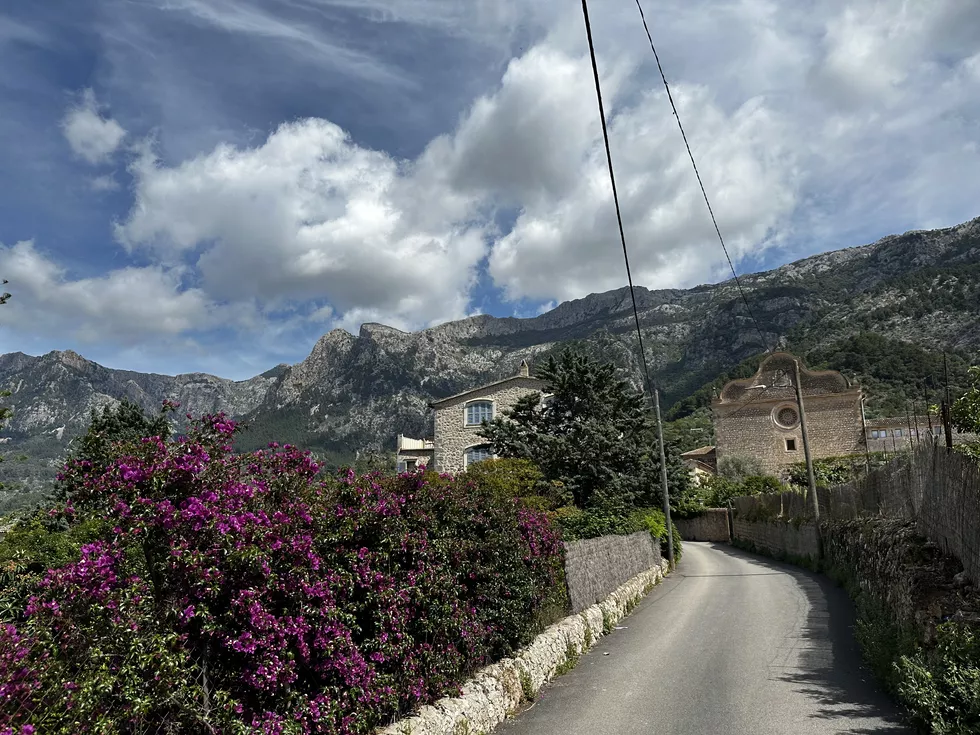 travel program image