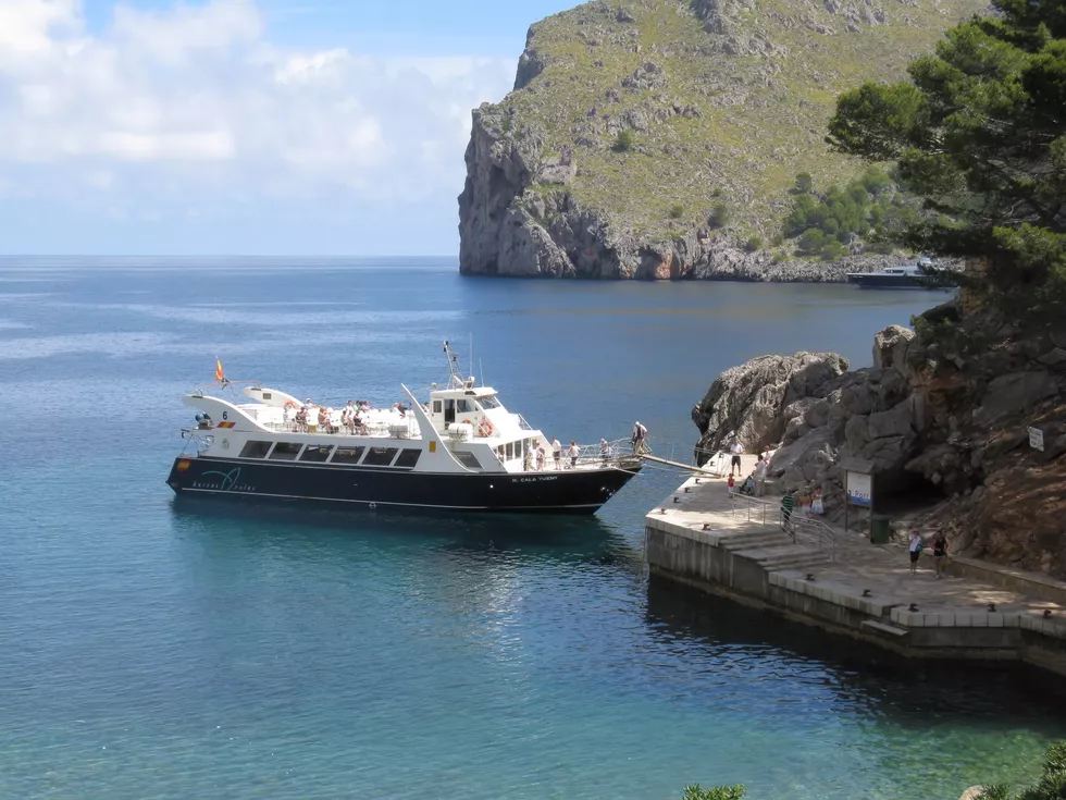 travel program image