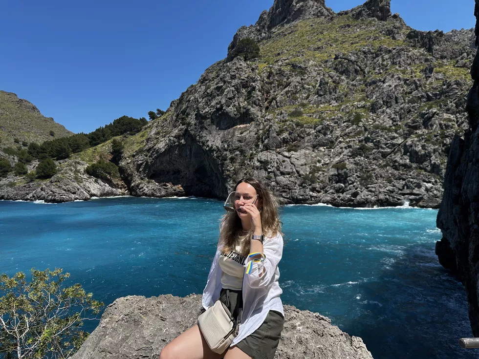 travel program image