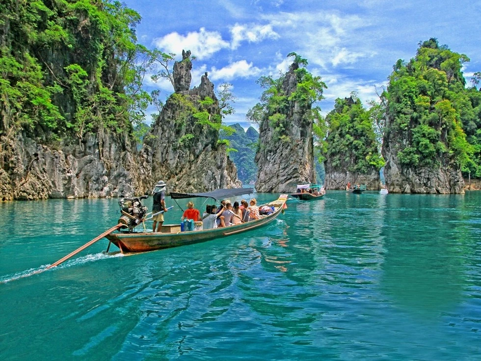 travel program image