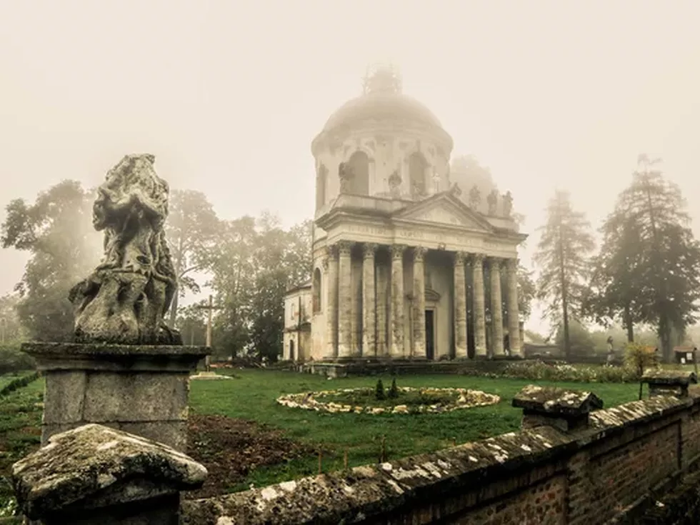 travel program image