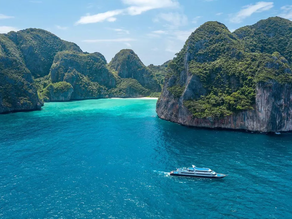 travel program image