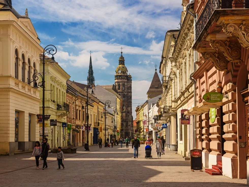 travel program image