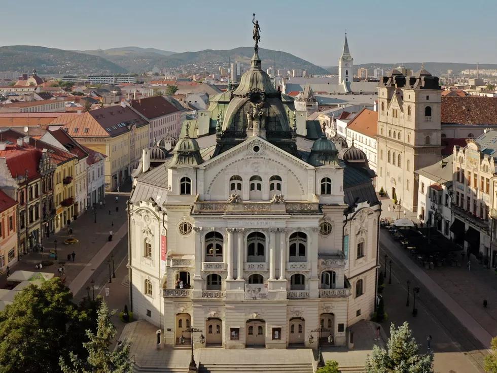 travel program image