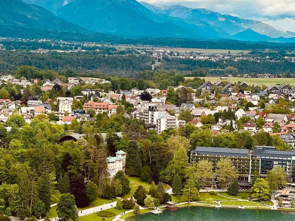 travel program image
