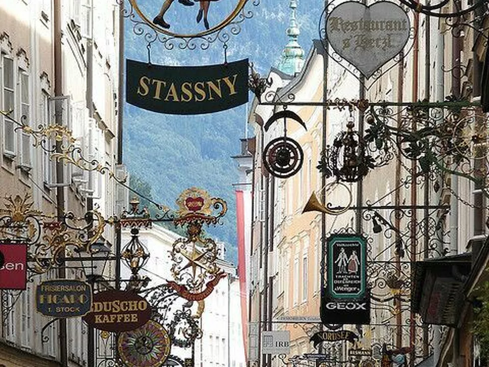 travel program image