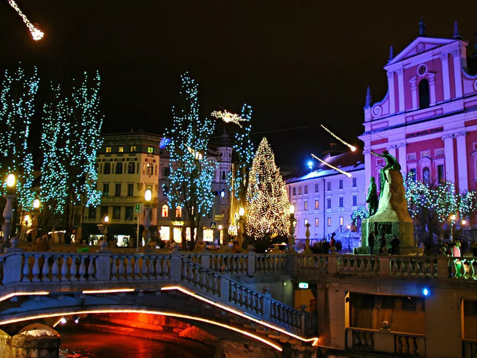 travel program image