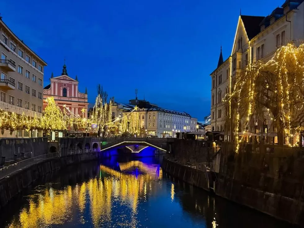 travel program image