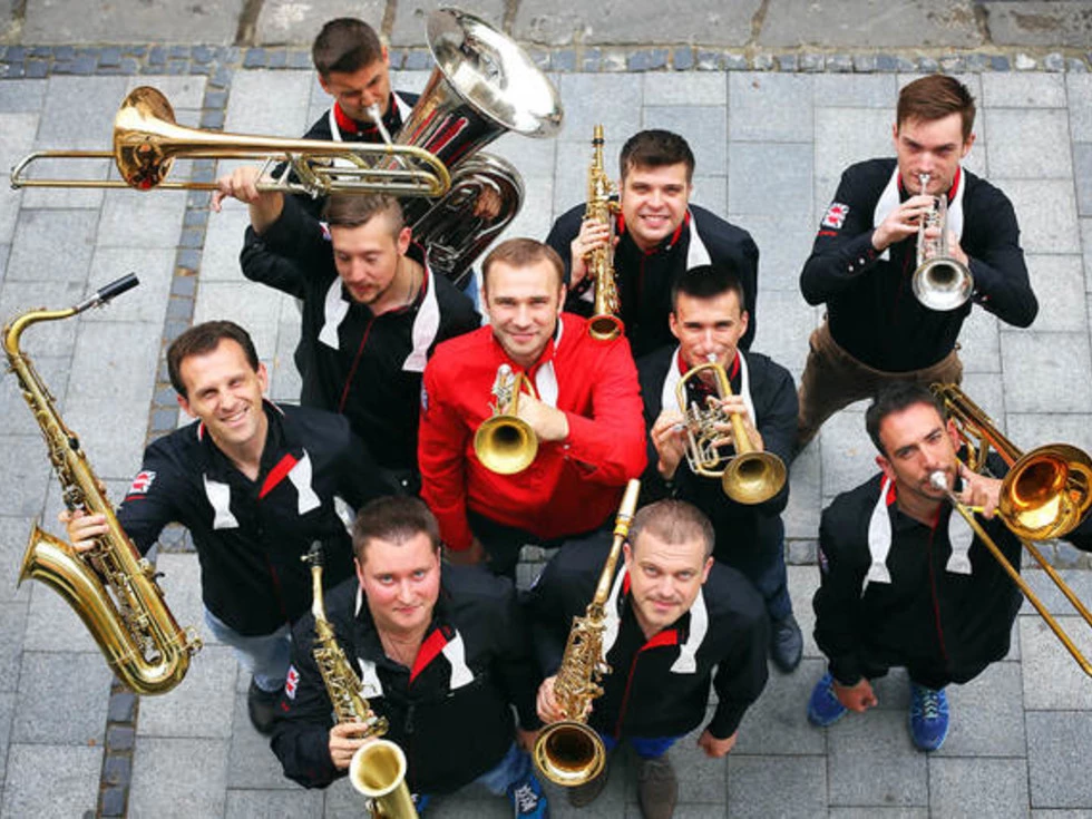 travel program image