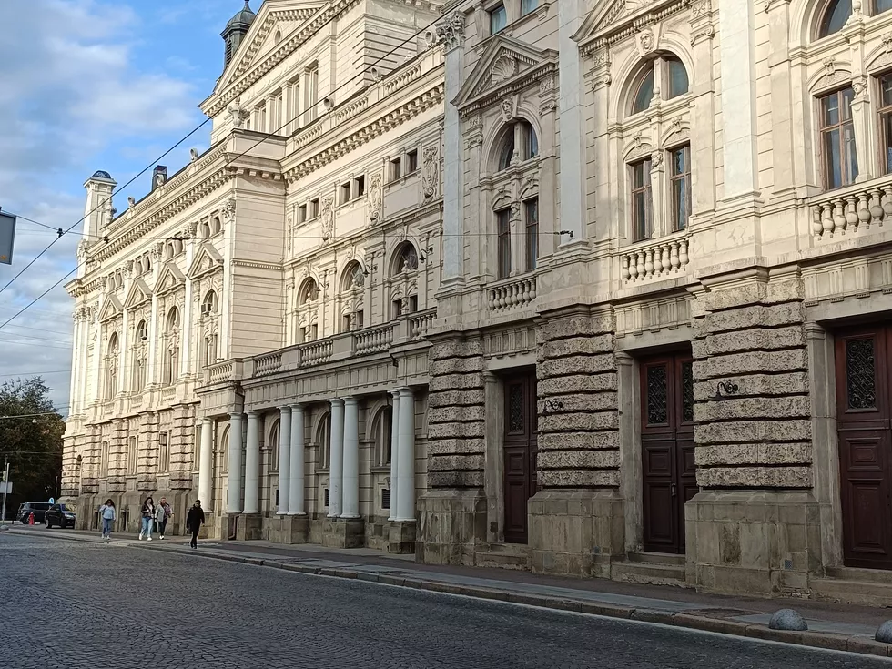 travel program image