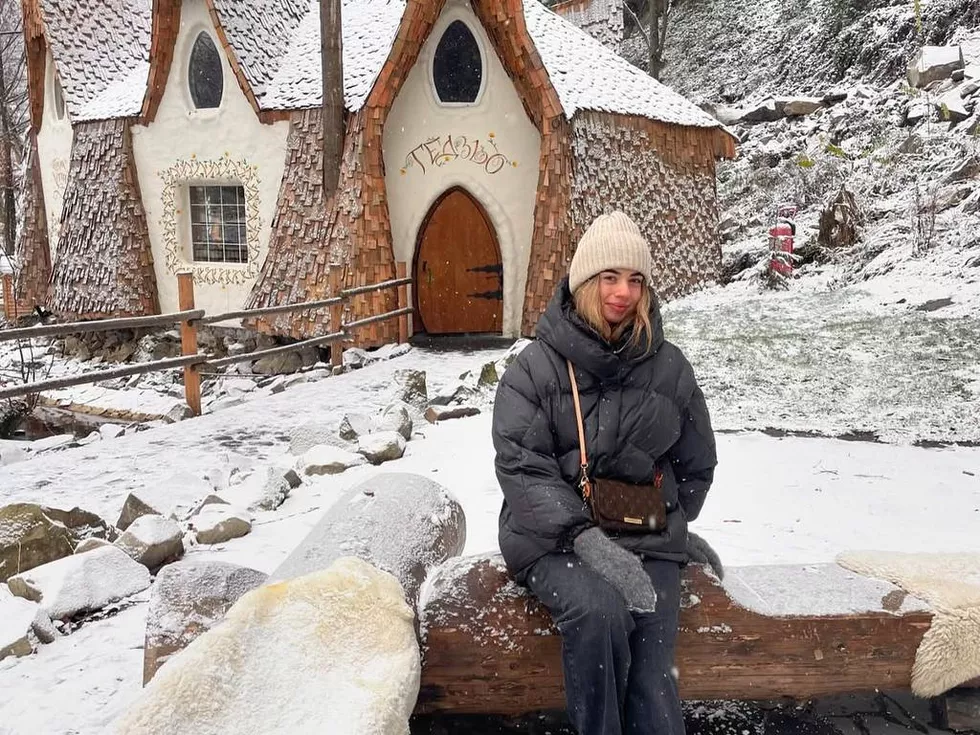 travel program image