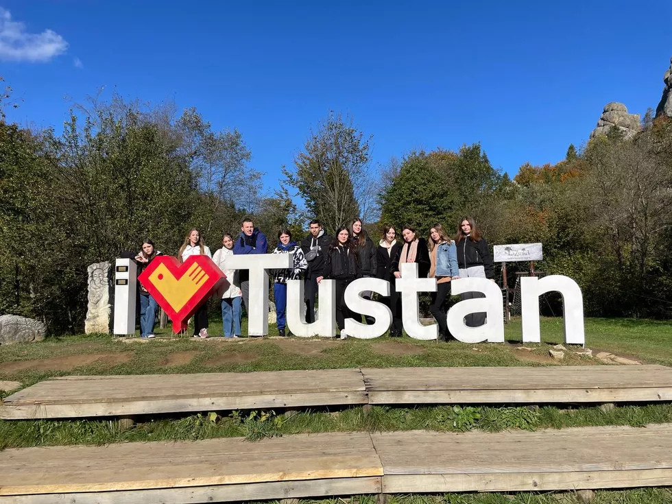 travel program image