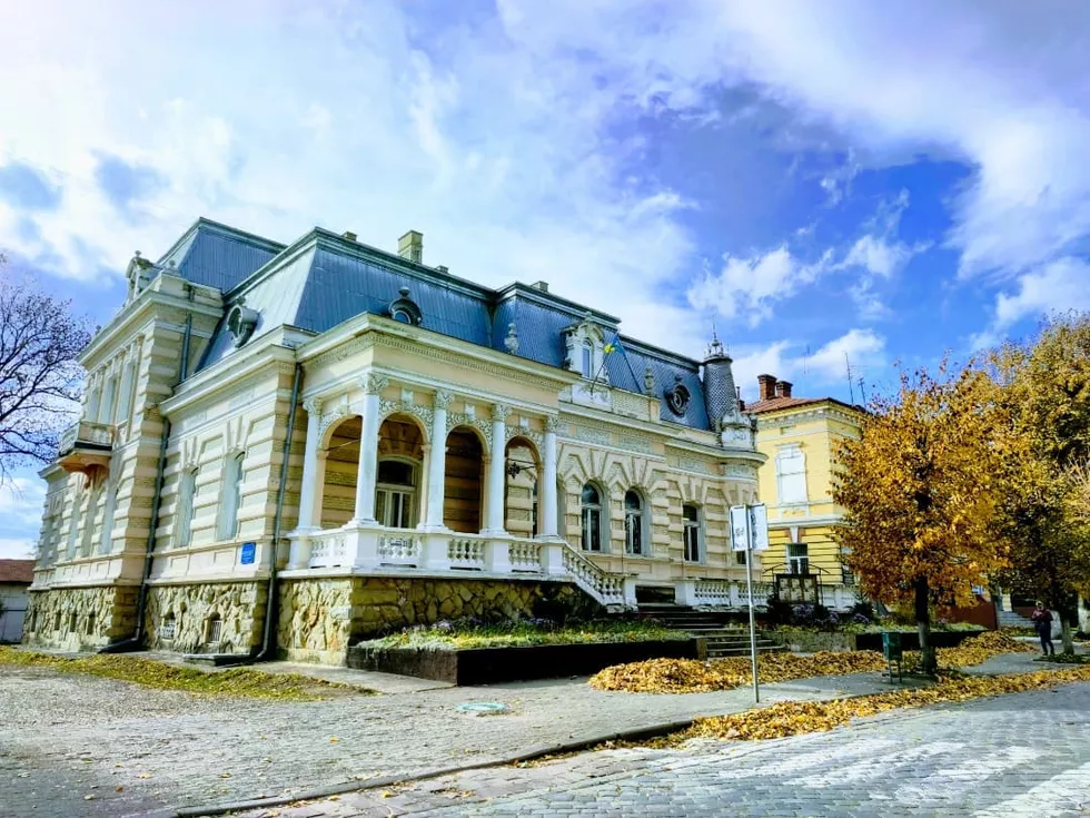 travel program image