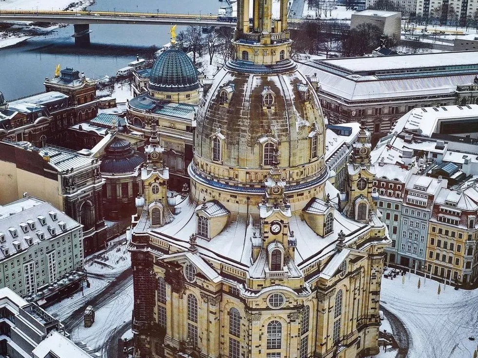 travel program image