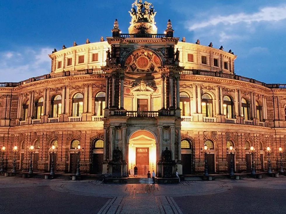 travel program image