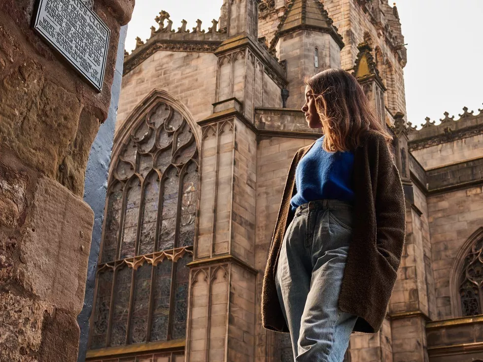 travel program image