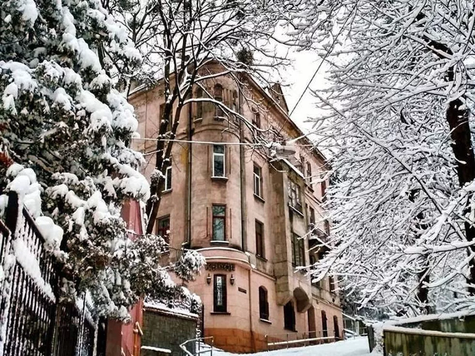 travel program image