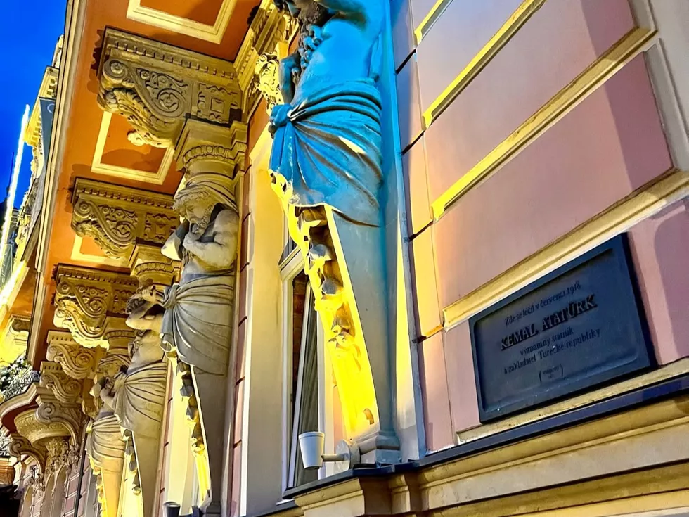 travel program image