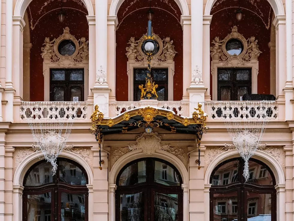 travel program image