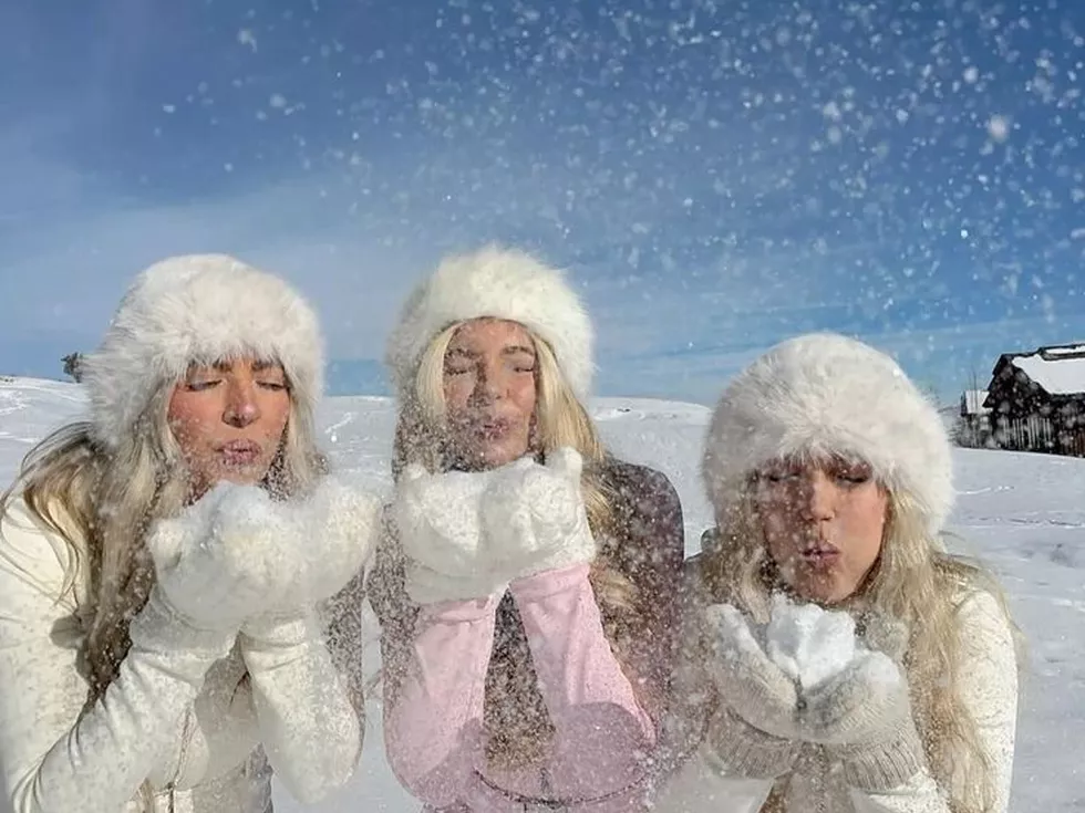 travel program image