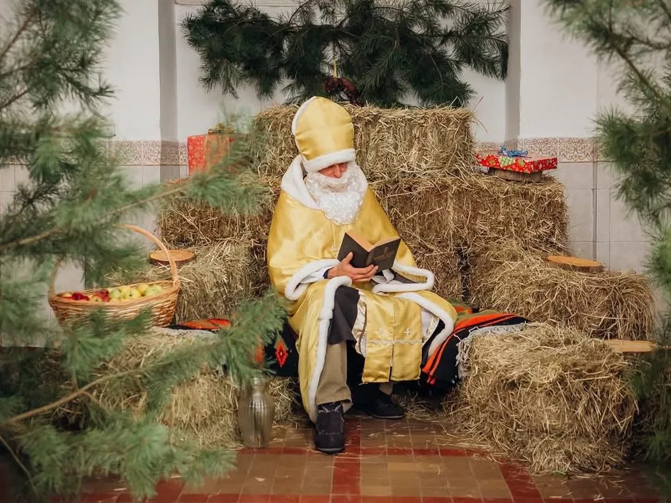 travel program image