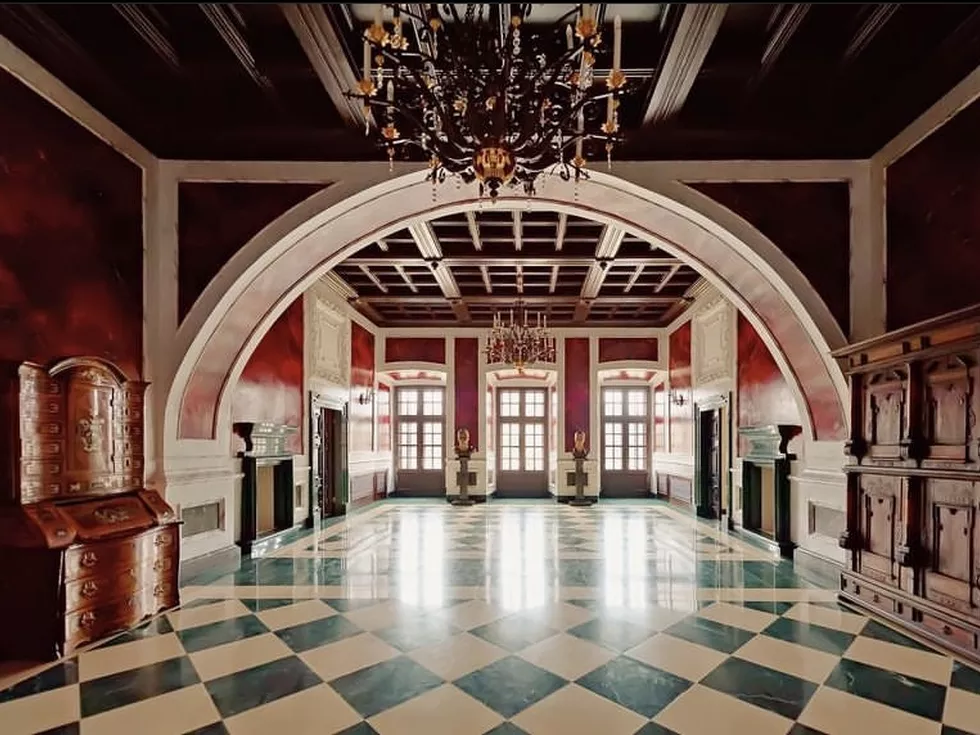 travel program image