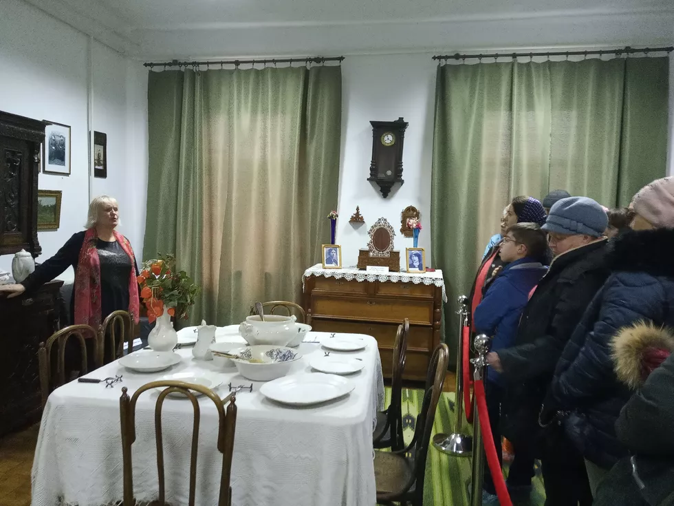 travel program image