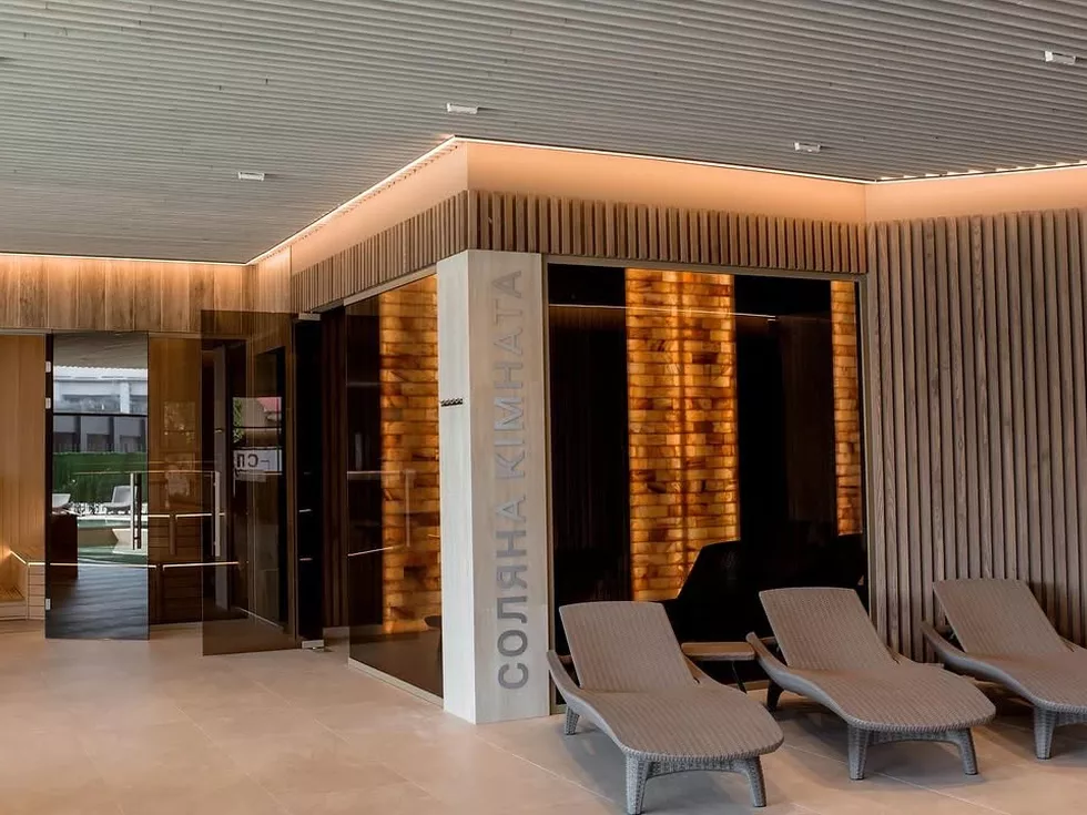 travel program image