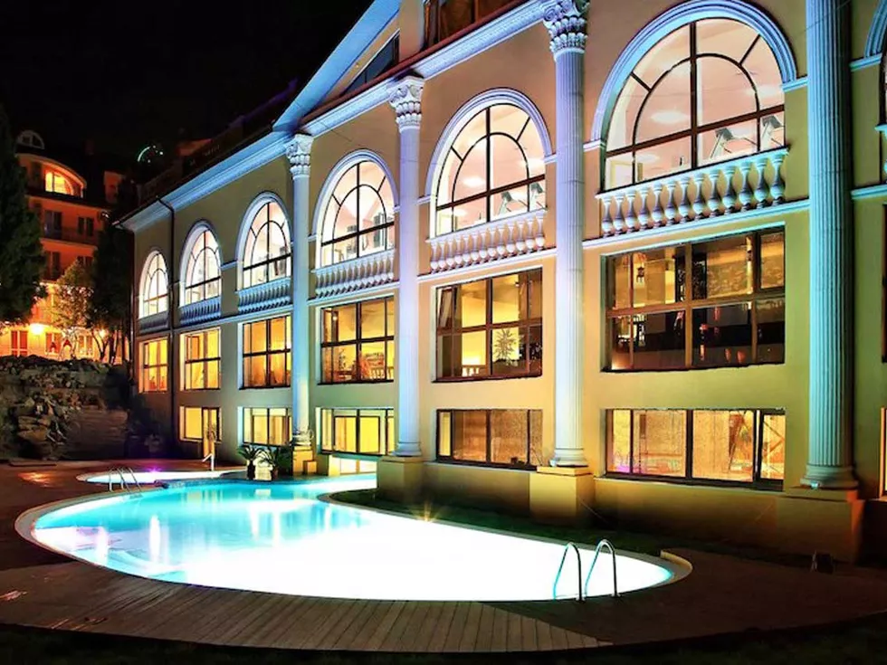 travel program image