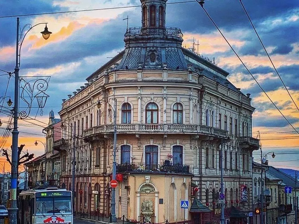 travel program image