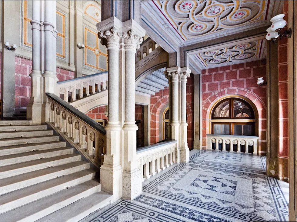 travel program image