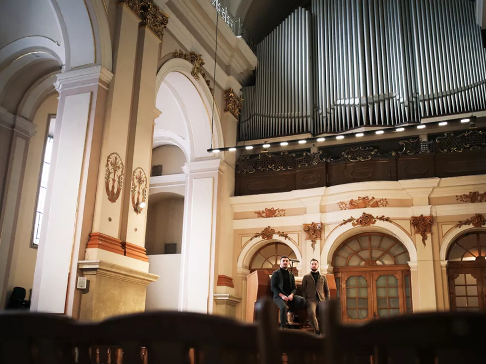 travel program image