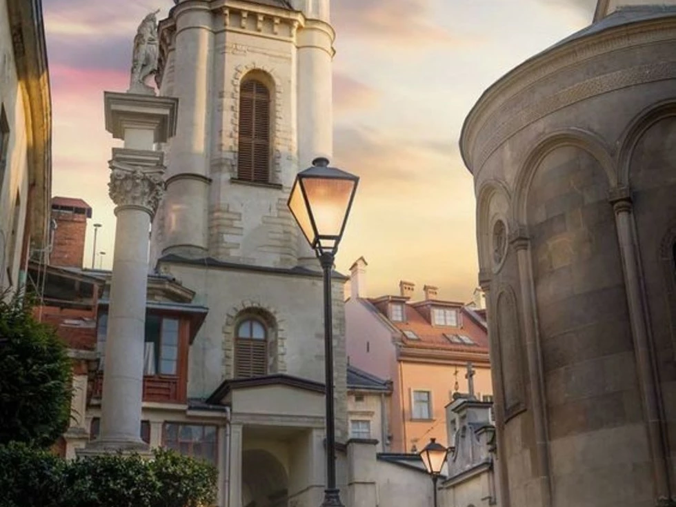 travel program image