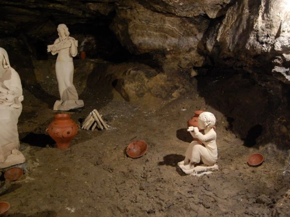 travel program image