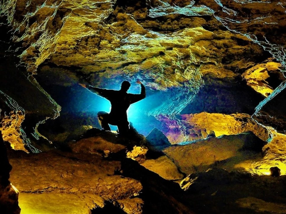 travel program image