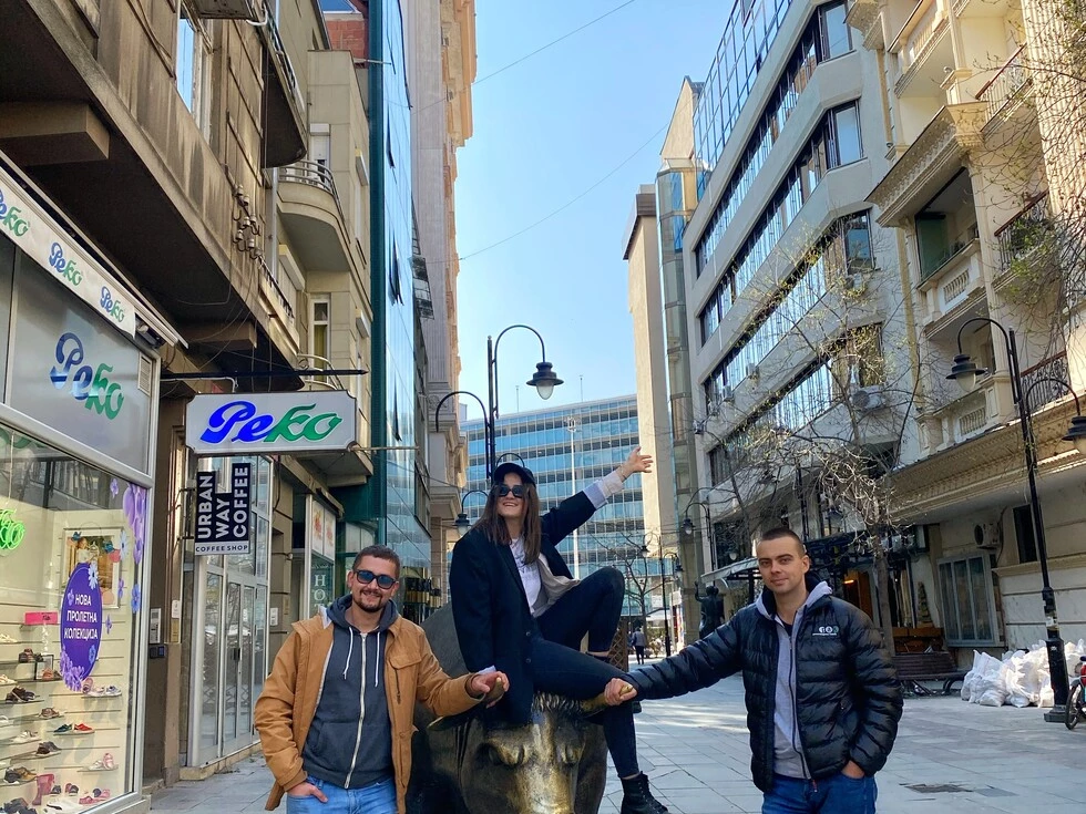 travel program image